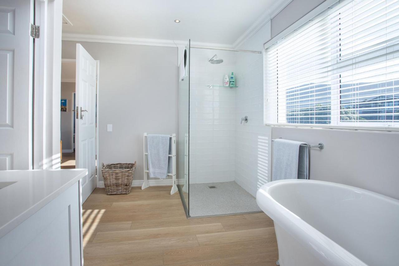 Seapearl Oceanfront Villa And Cottage Hermanus Buitenkant foto
